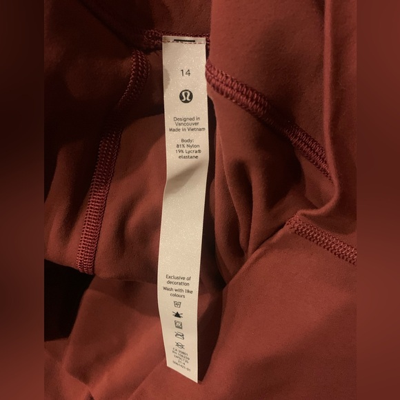 #118 NWT Lululemon Align High-Rise Pant 25"
Mulled Wine Sz 14 - Picture 9 of 10